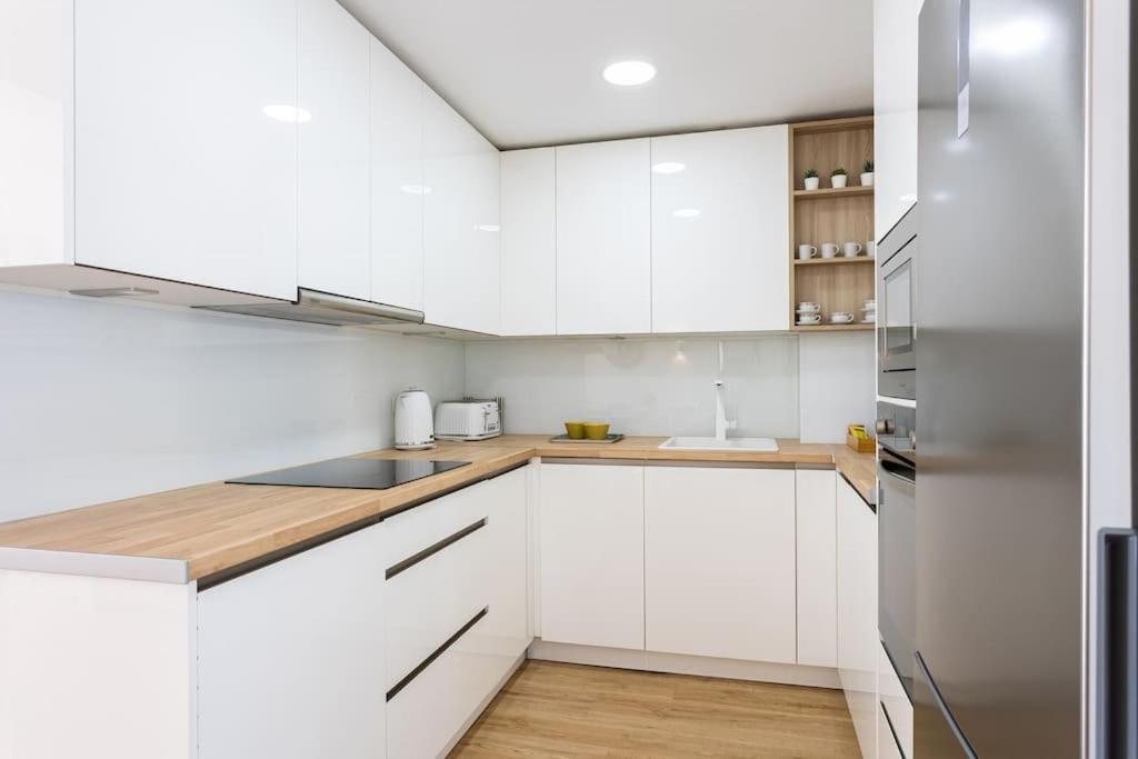 Ensuite Mediterranean Sea Front Фуeнхирола Екстериор снимка